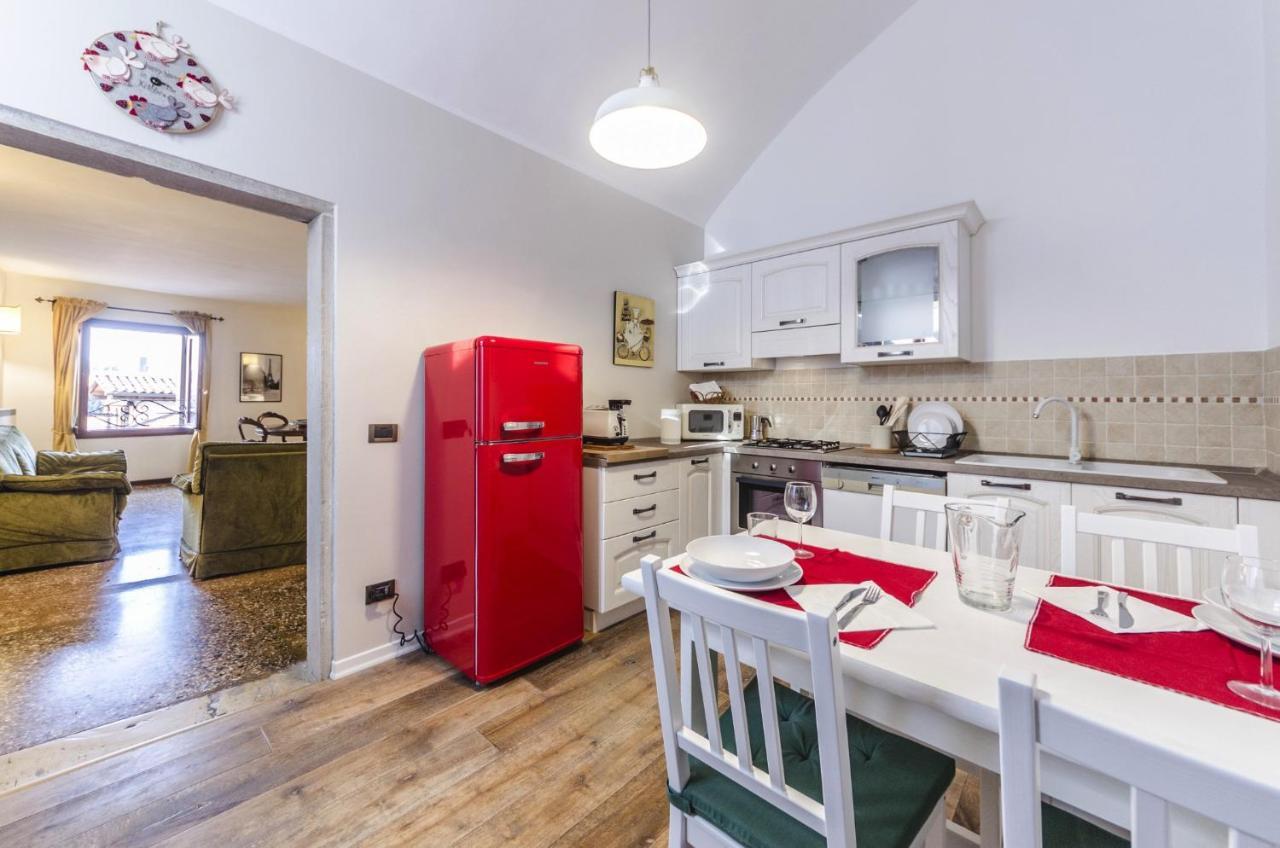 Maurizio House - Near The Train Station Apartment *